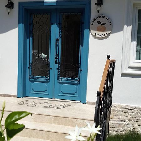 Clementin Suits Siğacık מראה חיצוני תמונה